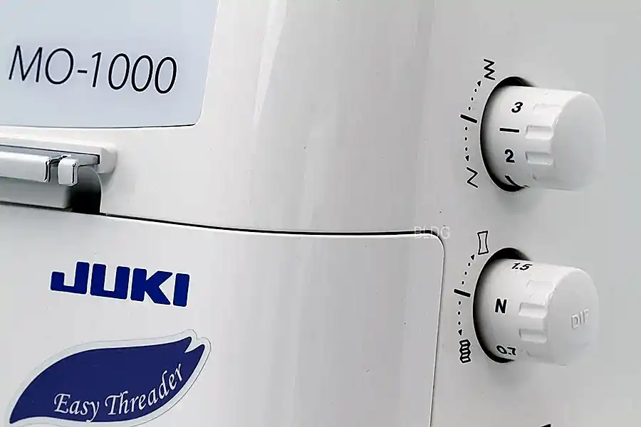 MO-1000 - Automatisk luftpåträdning, automatisk nålpåträdare och ljudreducering.