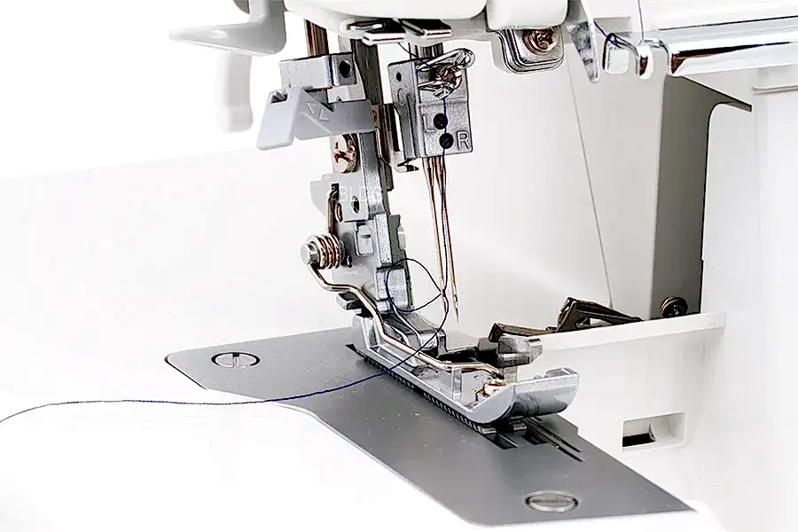 MO-1000 - Automatisk luftpåträdning, automatisk nålpåträdare och ljudreducering.