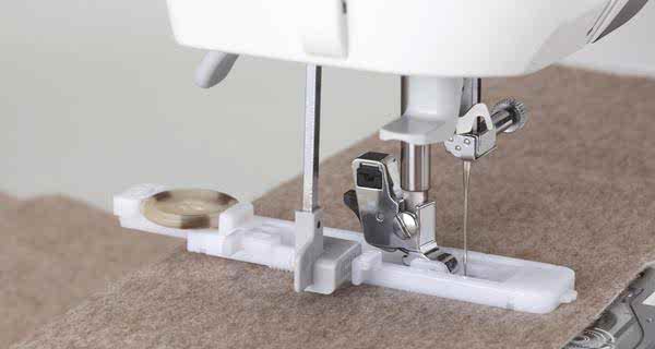 HZL-G220 - 180 sömmar, industriell box-feed matning & automatisk trådklipp.