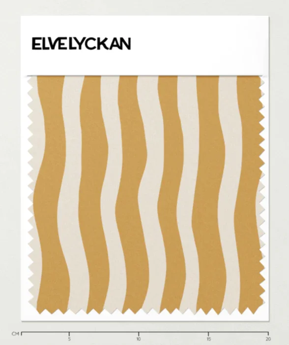 1 M WAVY STRIPES - GOLD - TRIKÅ